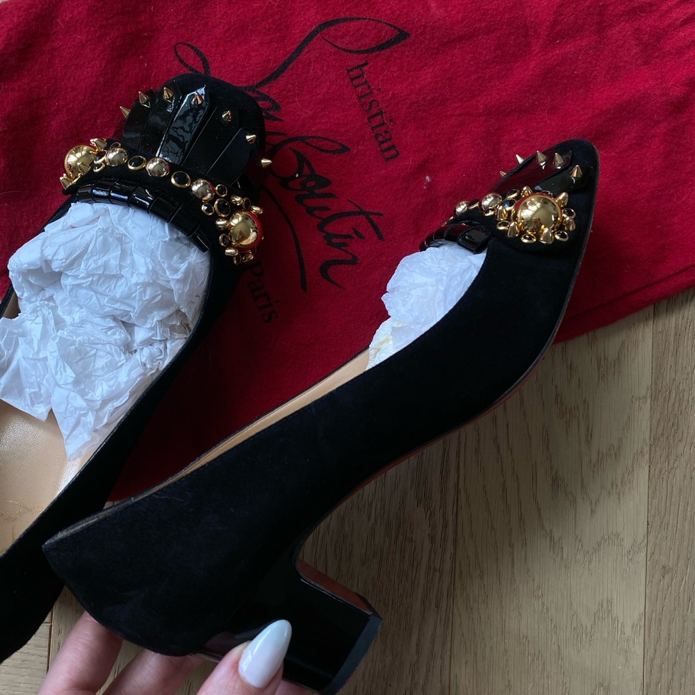 Christian Louboutin
Suede Crystal Embellishments Pumps